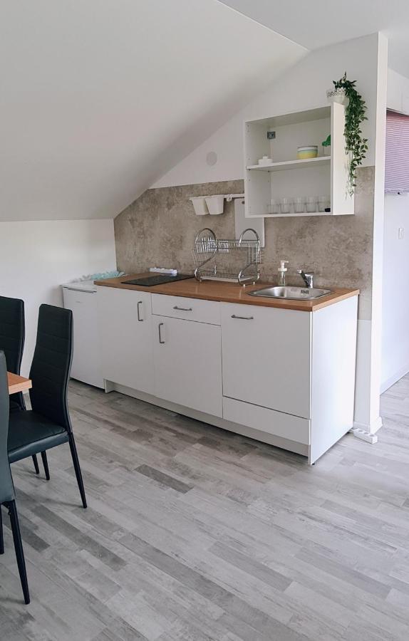 Apartman Castle Tusilovic Exteriér fotografie