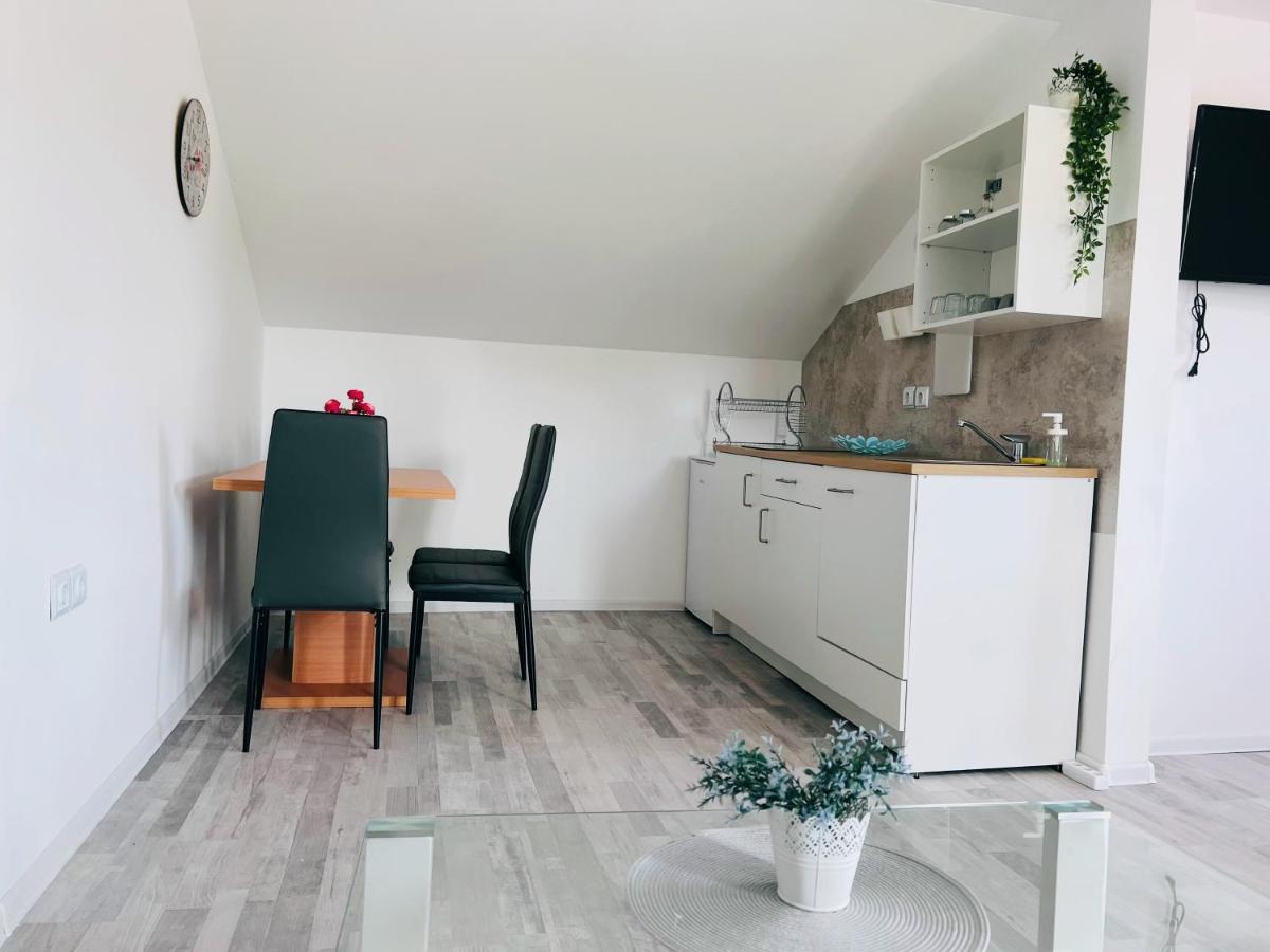 Apartman Castle Tusilovic Exteriér fotografie