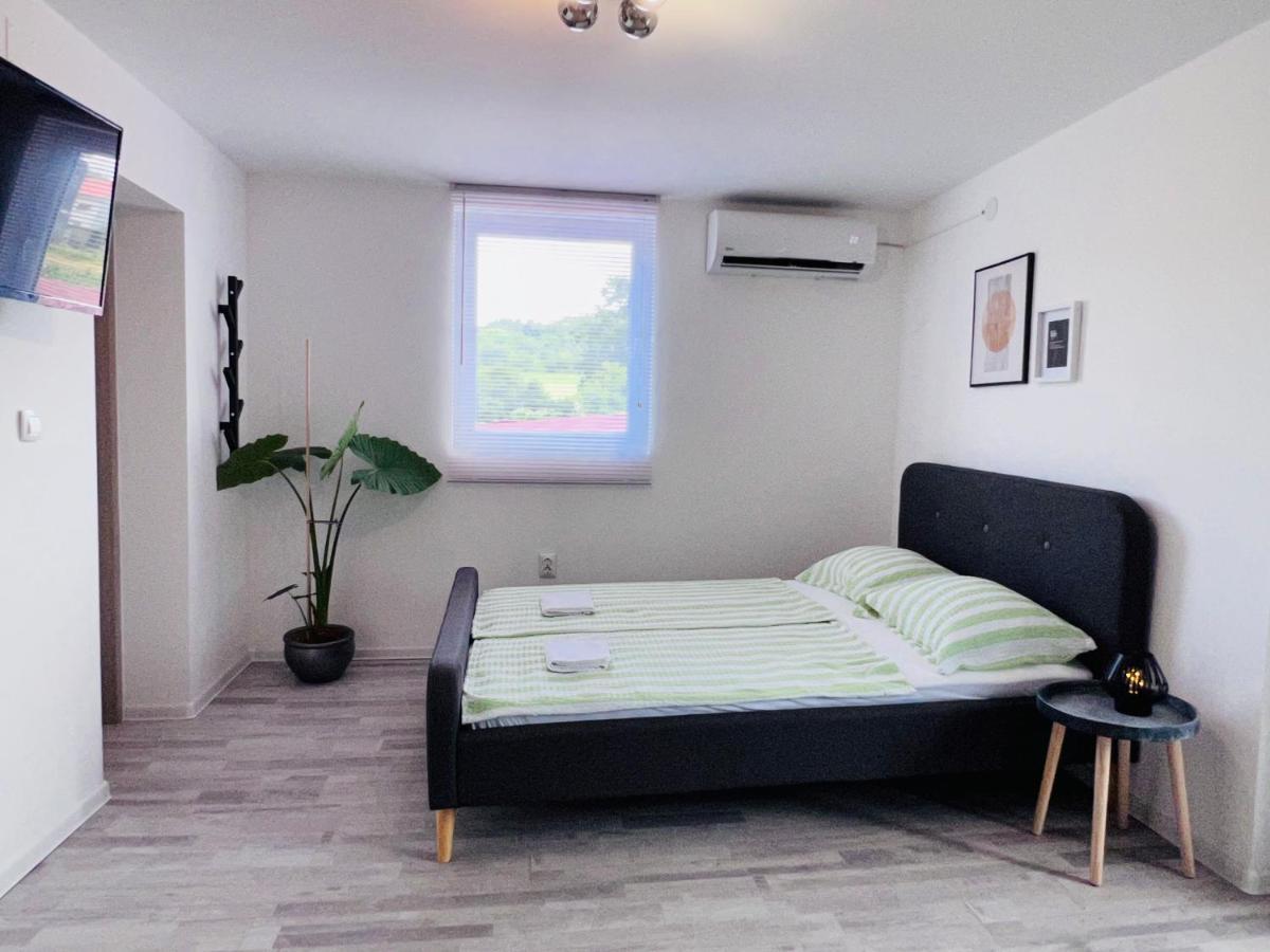 Apartman Castle Tusilovic Exteriér fotografie
